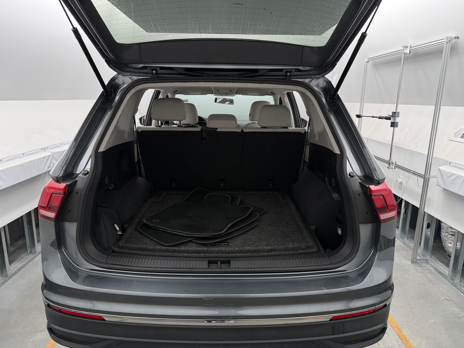 Thumbnail: 2022 Volkswagen Tiguan - 7