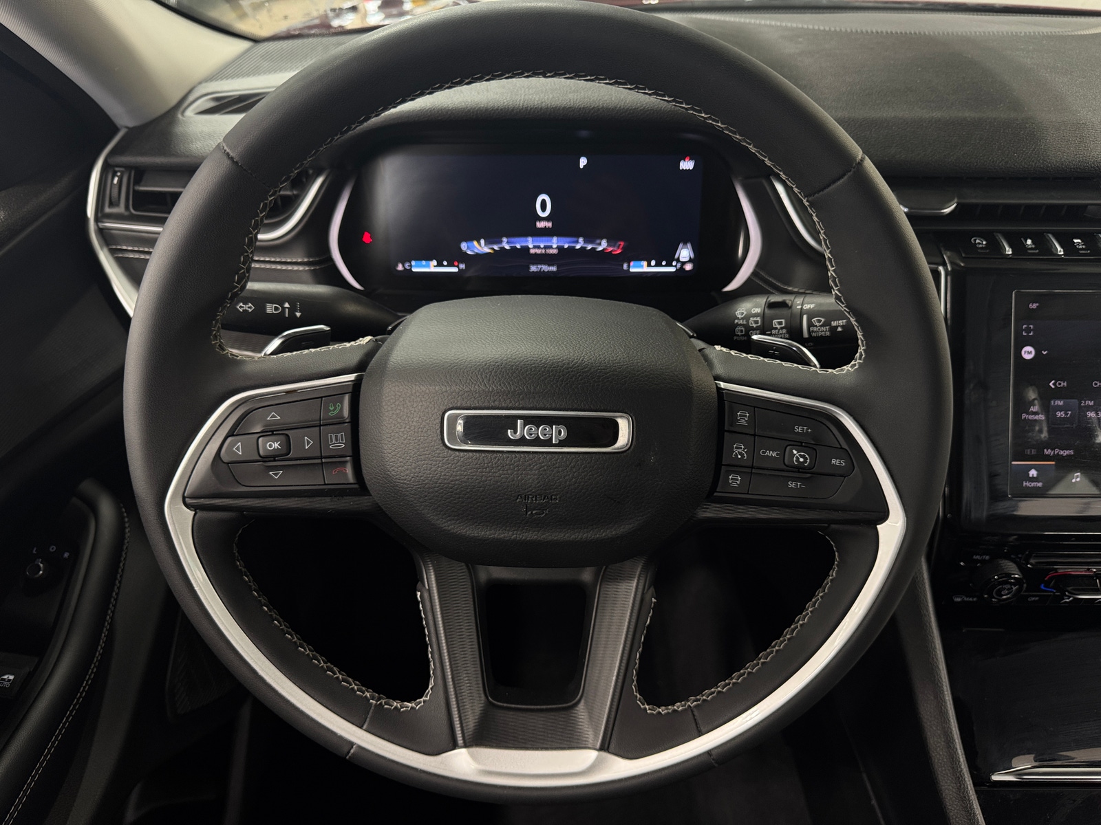 Thumbnail: 2023 Jeep Grand Cherokee L - 5