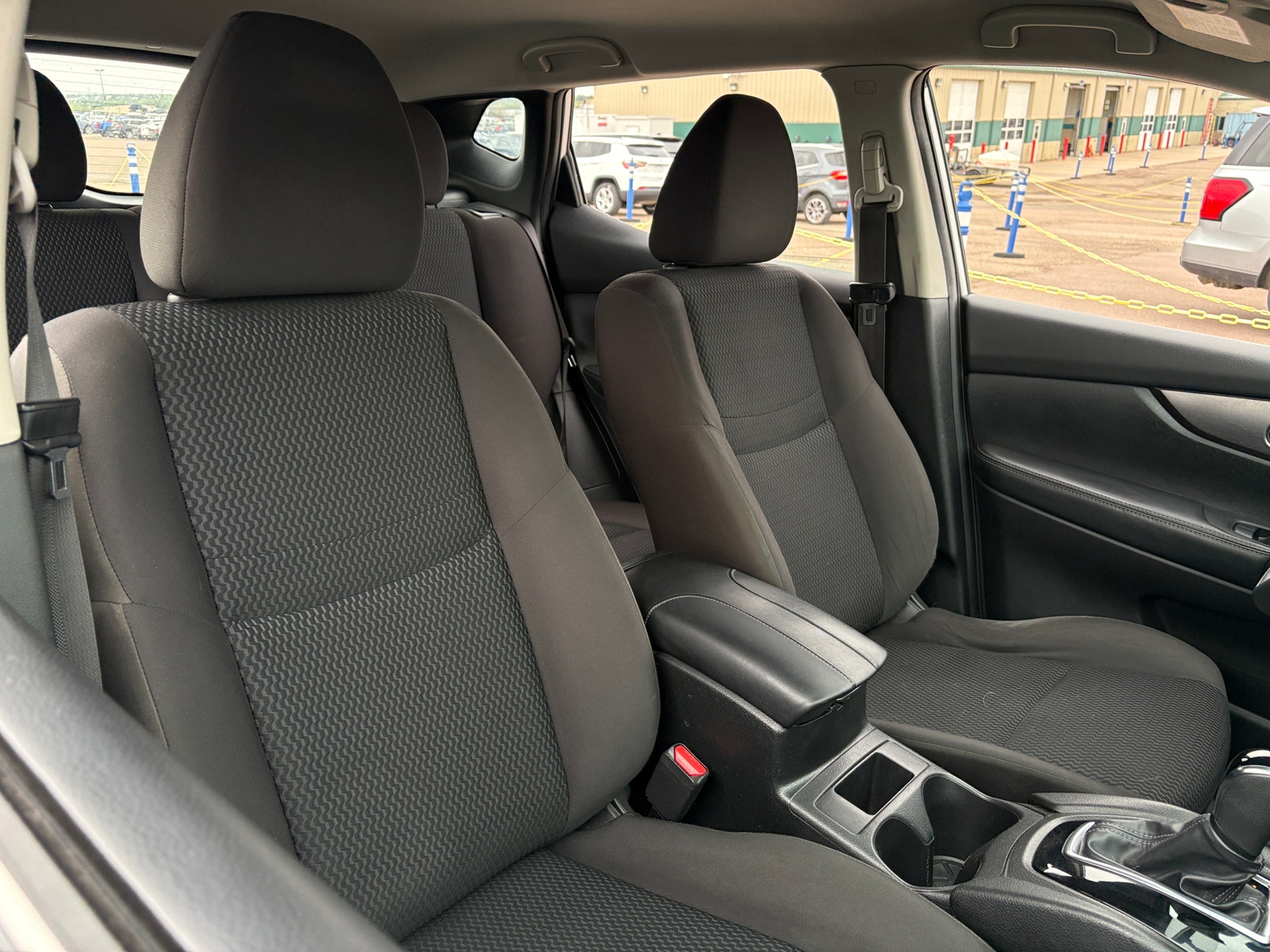 Thumbnail: 2017 Nissan Rogue Sport - 2