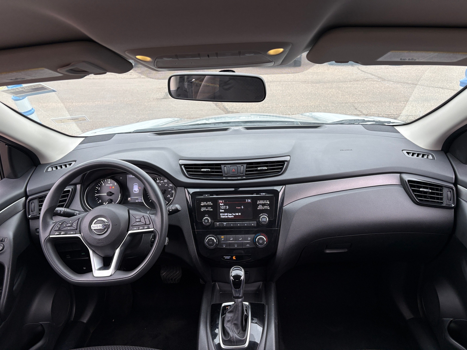 Thumbnail: 2017 Nissan Rogue Sport - 3