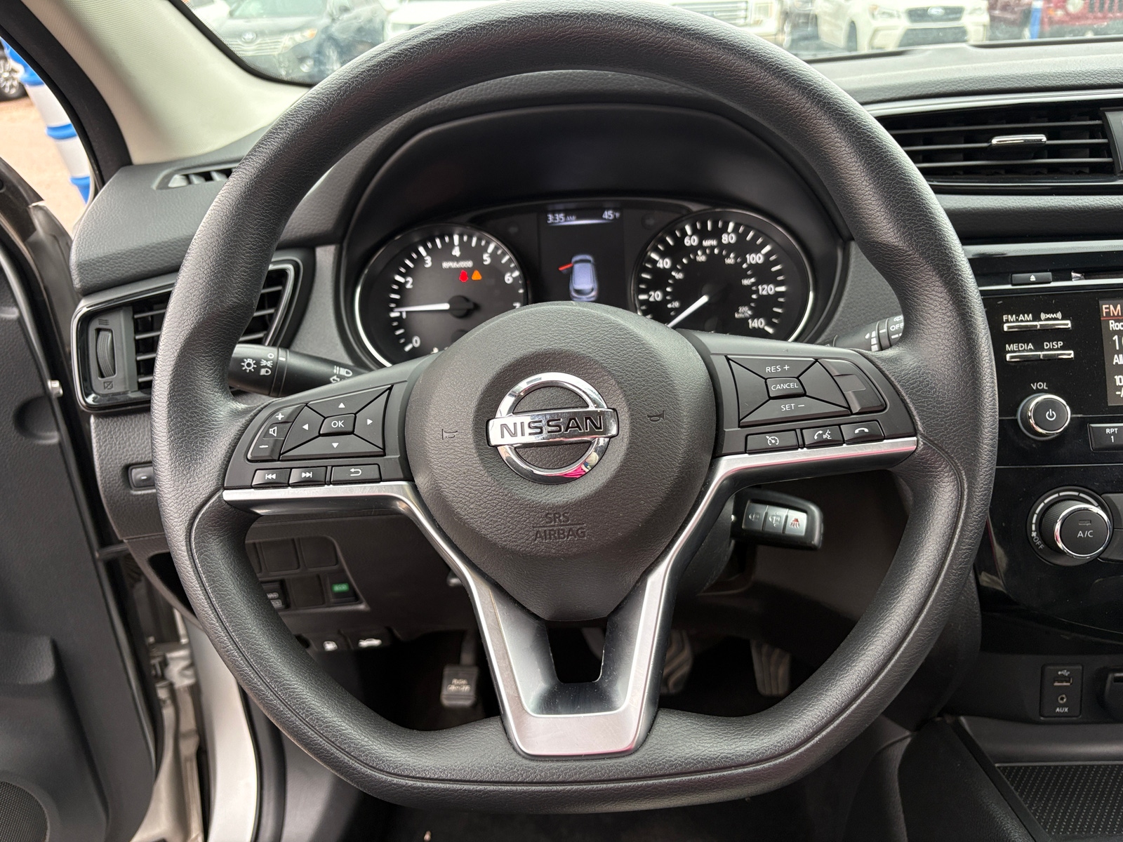 Thumbnail: 2017 Nissan Rogue Sport - 5
