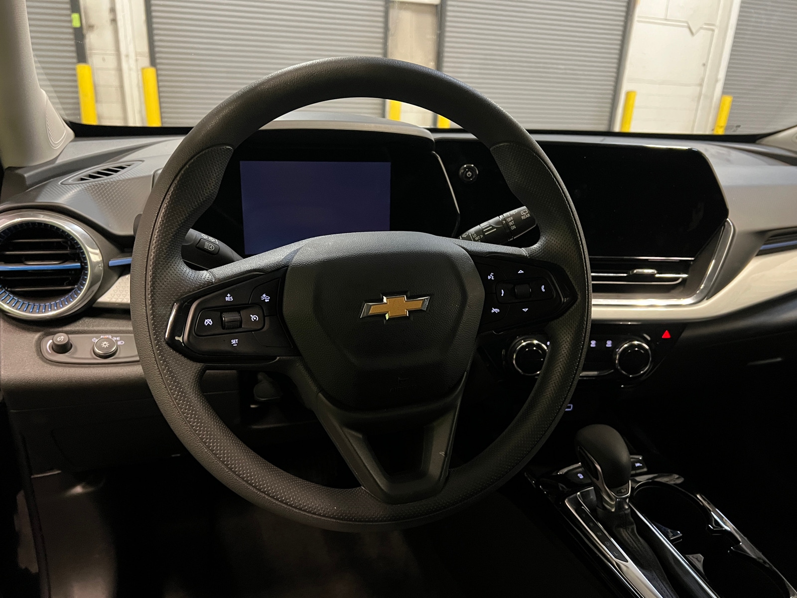 Thumbnail: 2025 Chevrolet Trax - 5