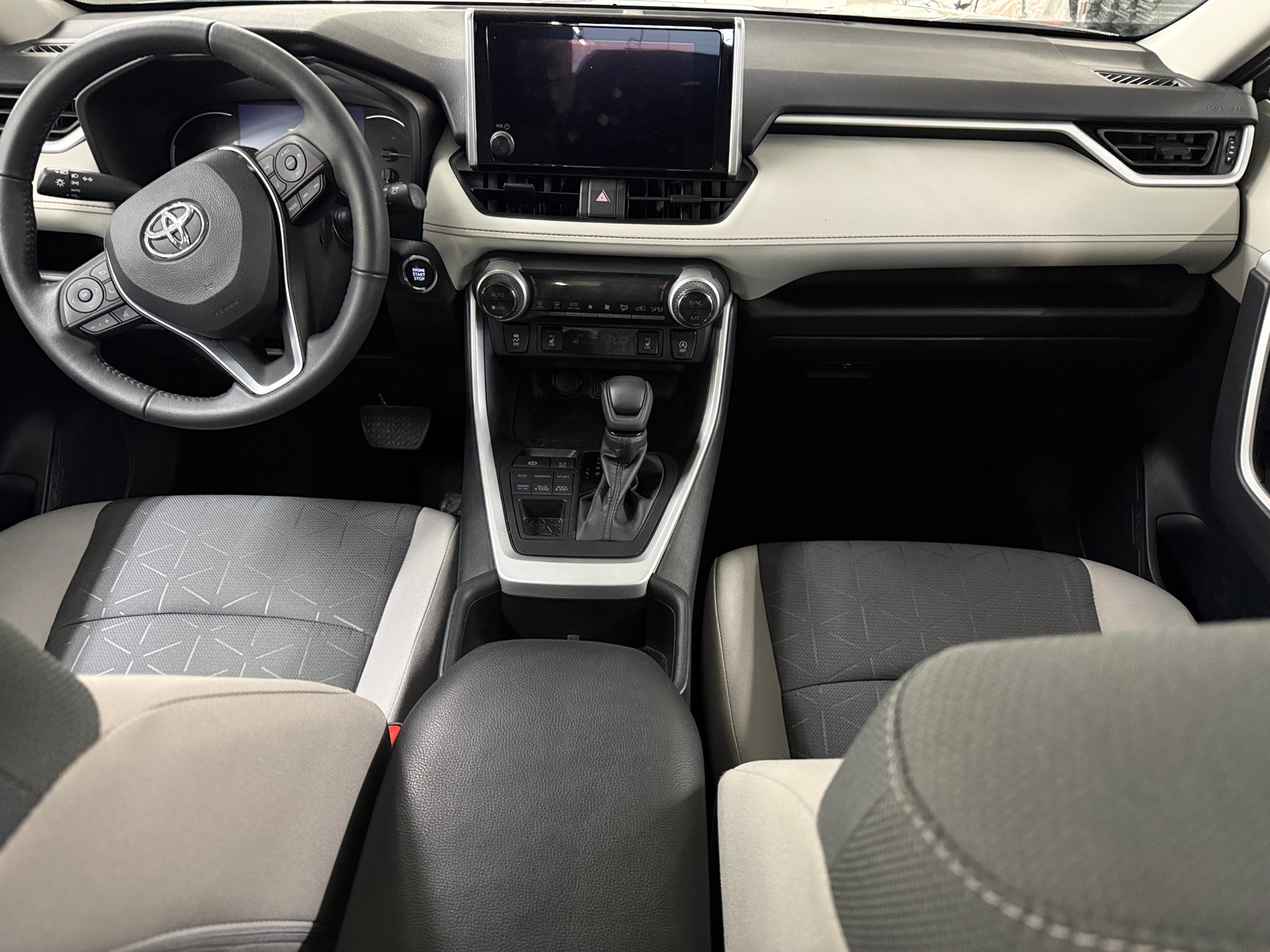 Thumbnail: 2024 Toyota RAV4 - 3