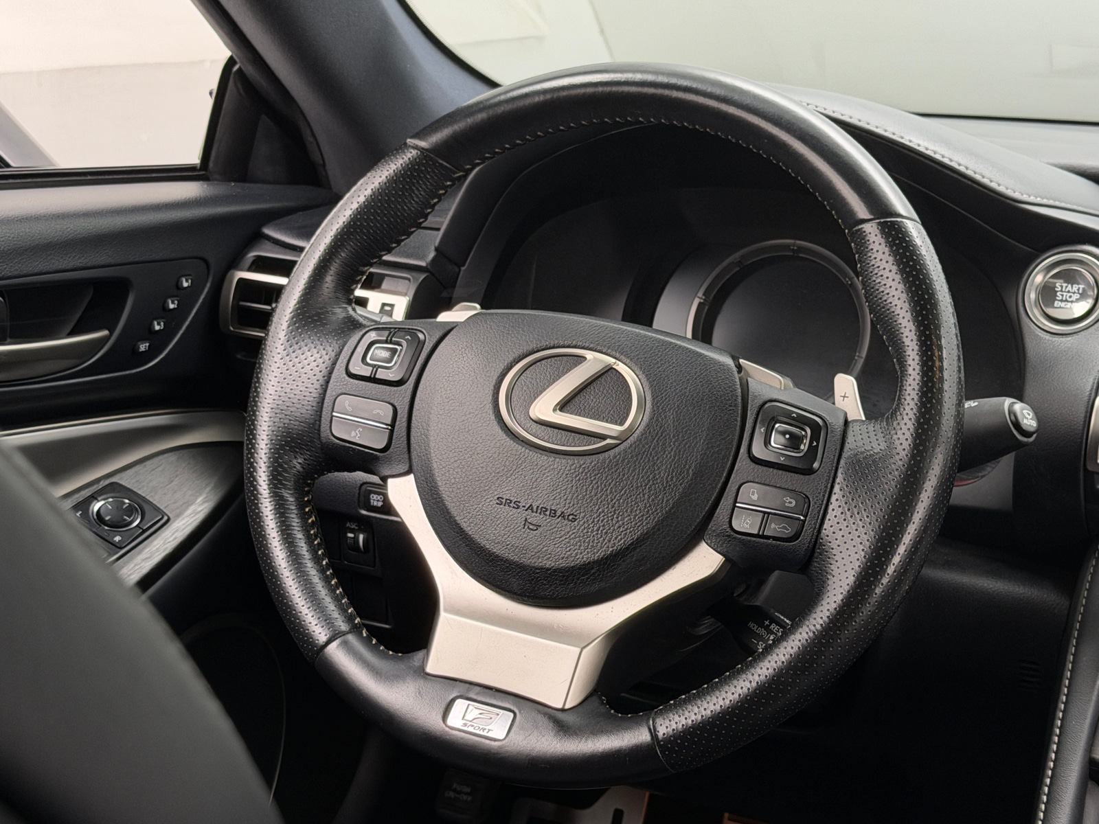 Thumbnail: 2019 Lexus RC - 3