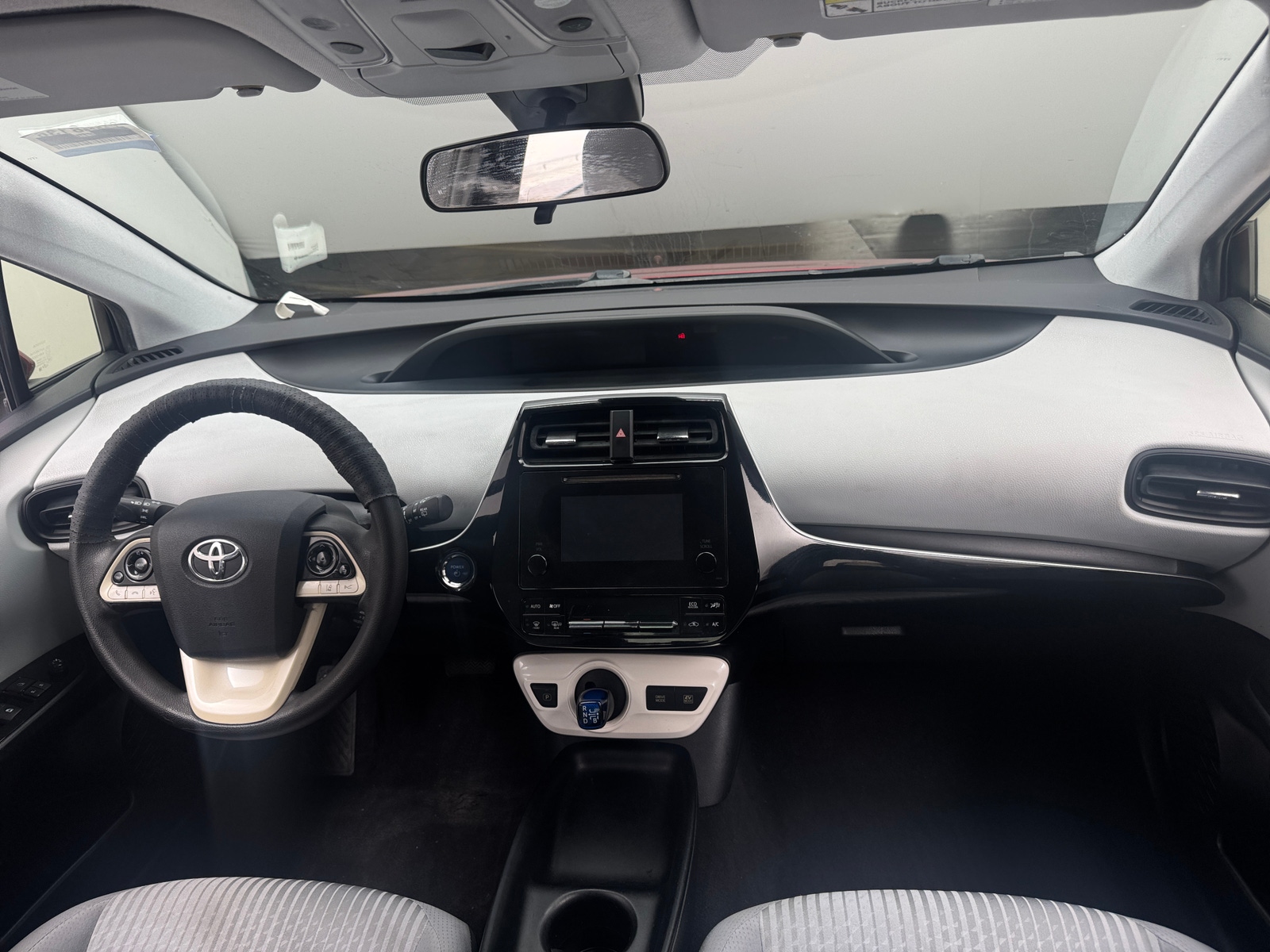 Thumbnail: 2017 Toyota Prius - 3