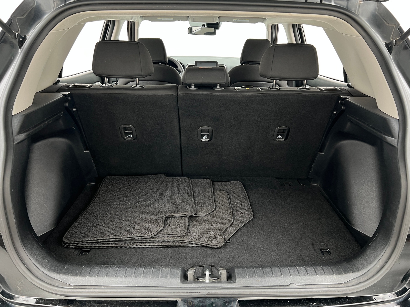 Thumbnail: 2022 Hyundai Venue - 7