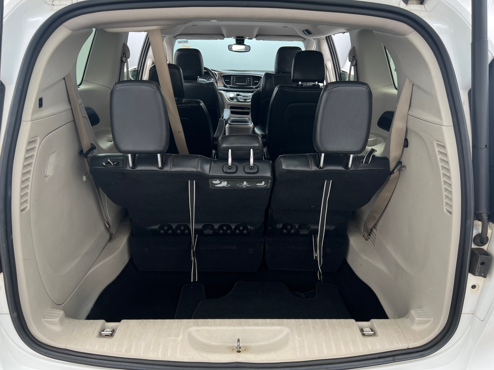 Thumbnail: 2017 Chrysler Pacifica - 6