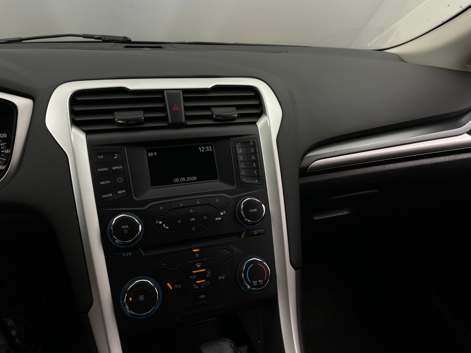 Thumbnail: 2015 Ford Fusion - 4