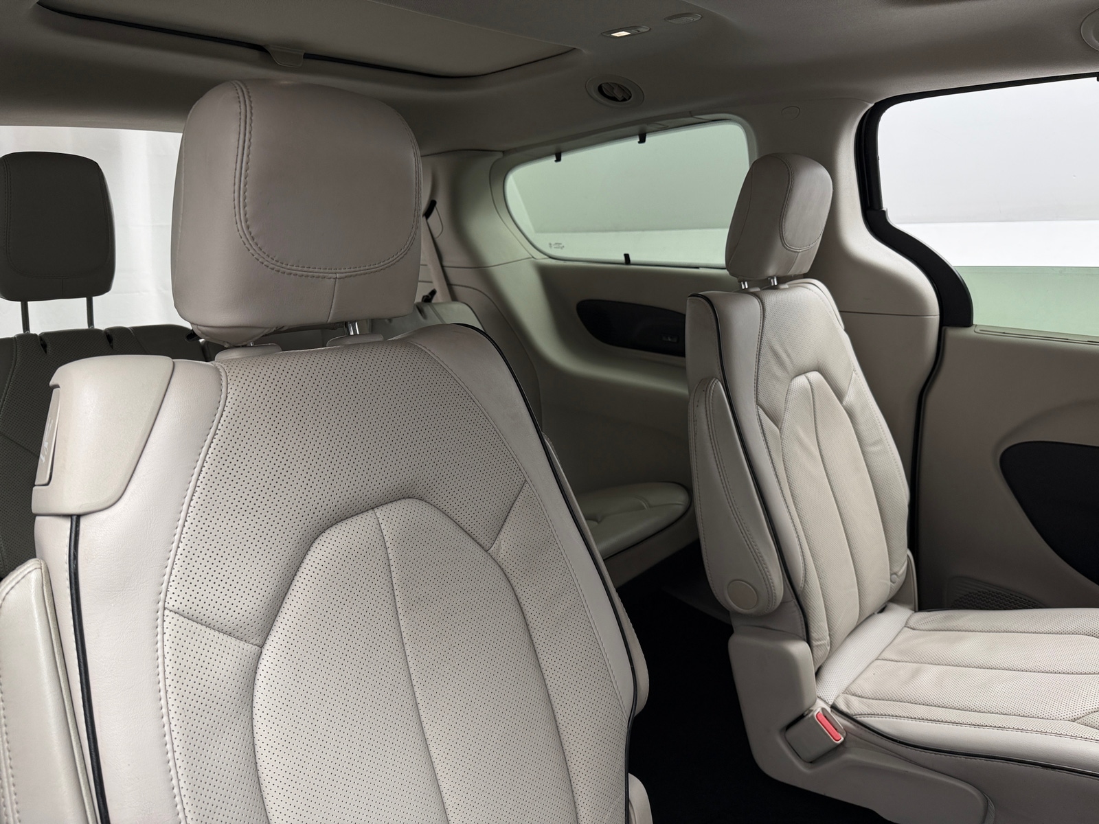 Thumbnail: 2021 Chrysler Pacifica - 5