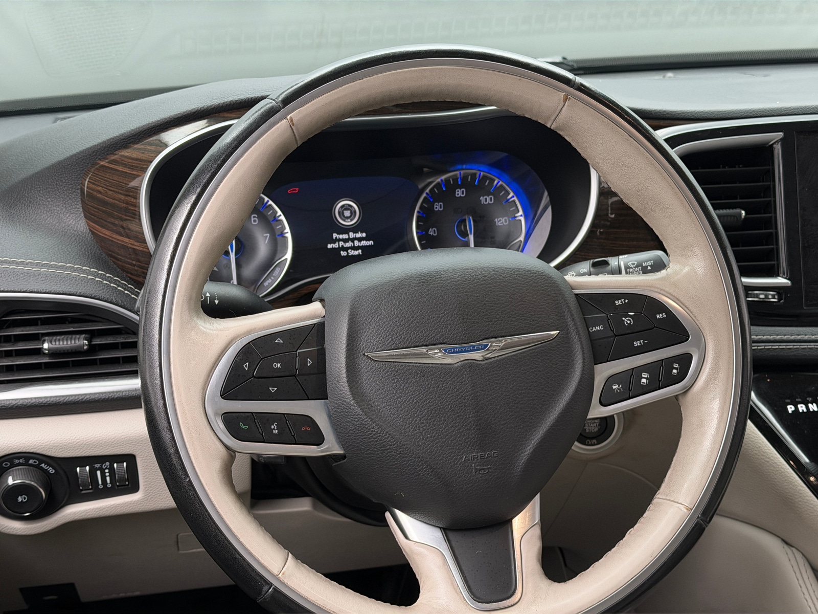 Thumbnail: 2021 Chrysler Pacifica - 4