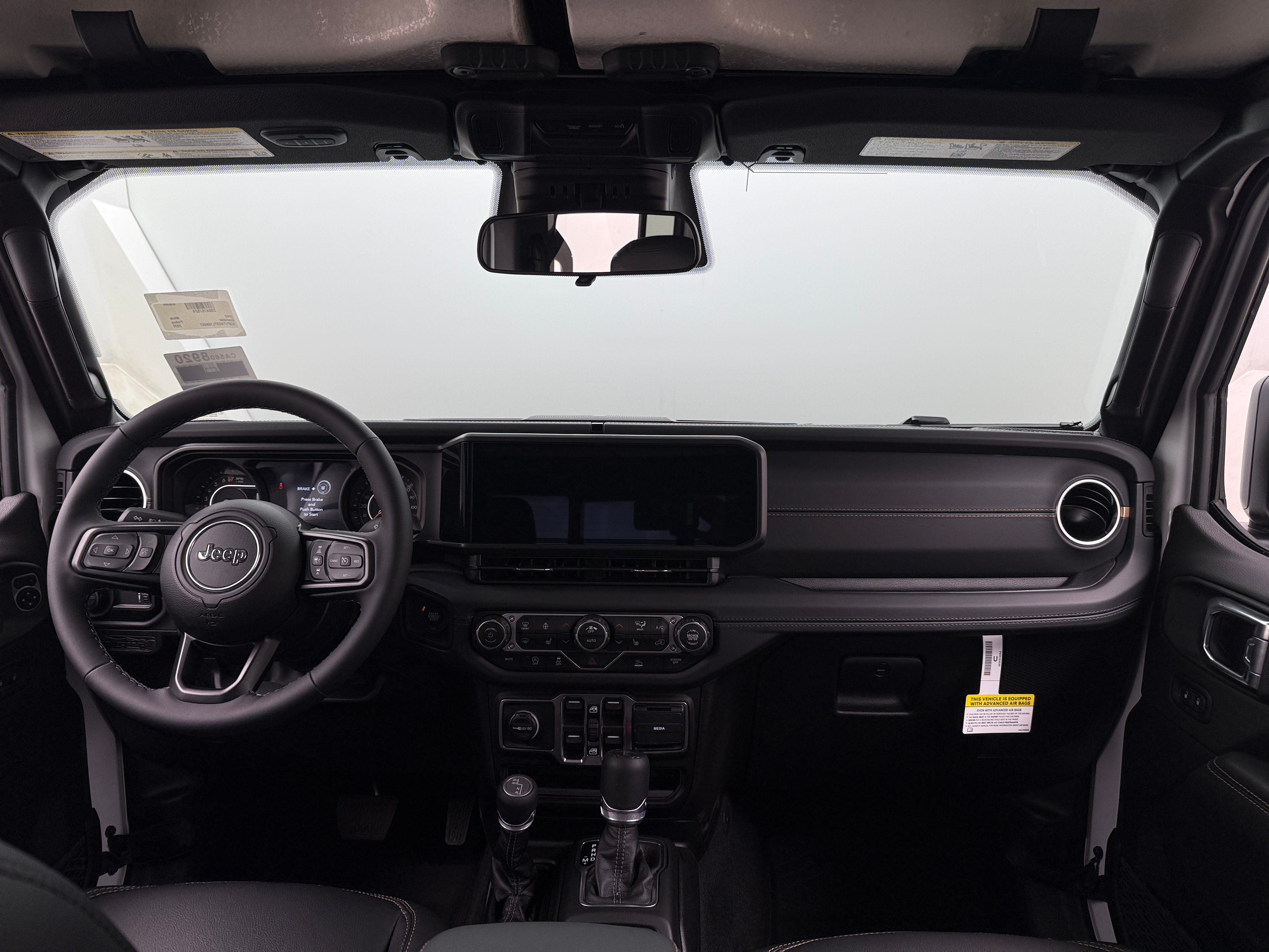 2026 Jeep Gladiator Sahara - Photo 4