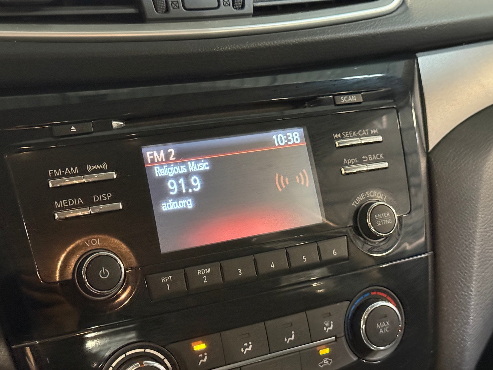 Thumbnail: 2016 Nissan Rogue - 4
