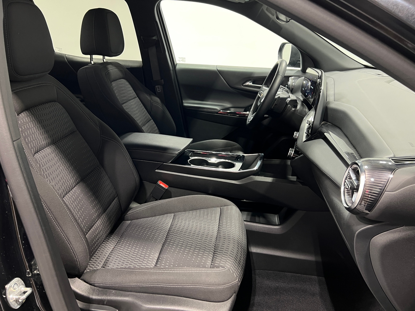 Thumbnail: 2025 Chevrolet Equinox - 2