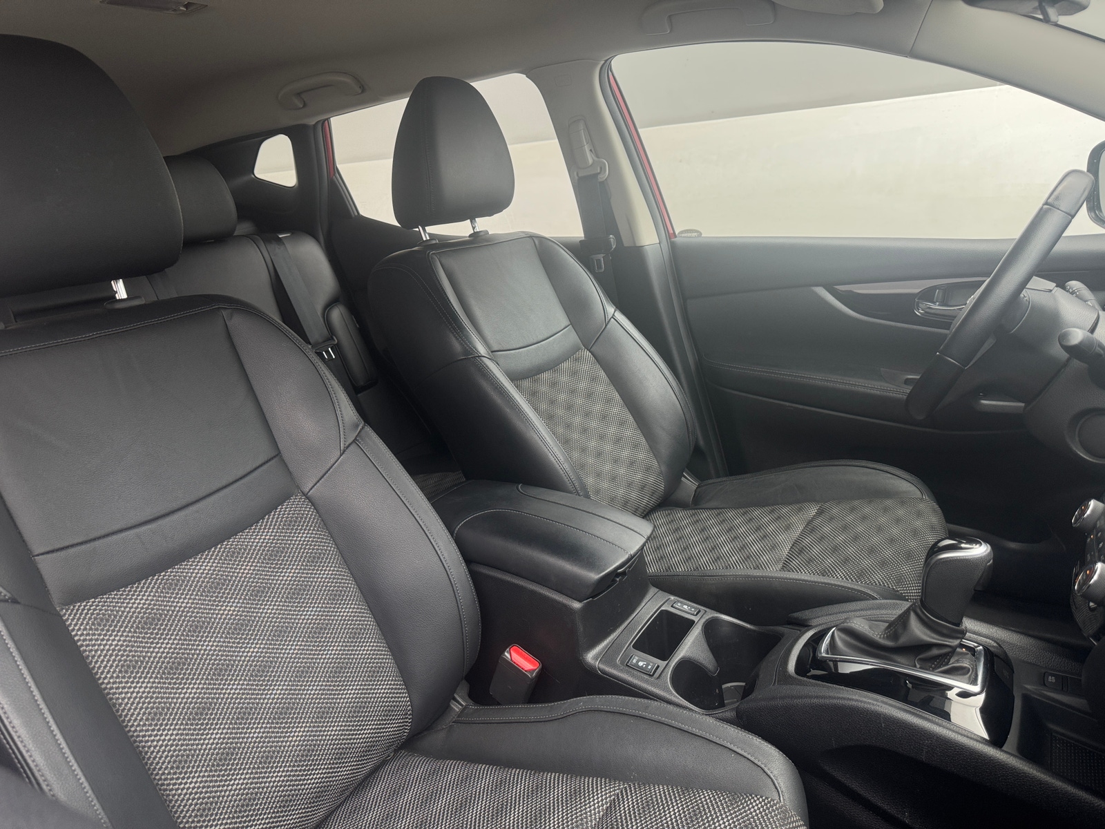 Thumbnail: 2021 Nissan Rogue Sport - 2