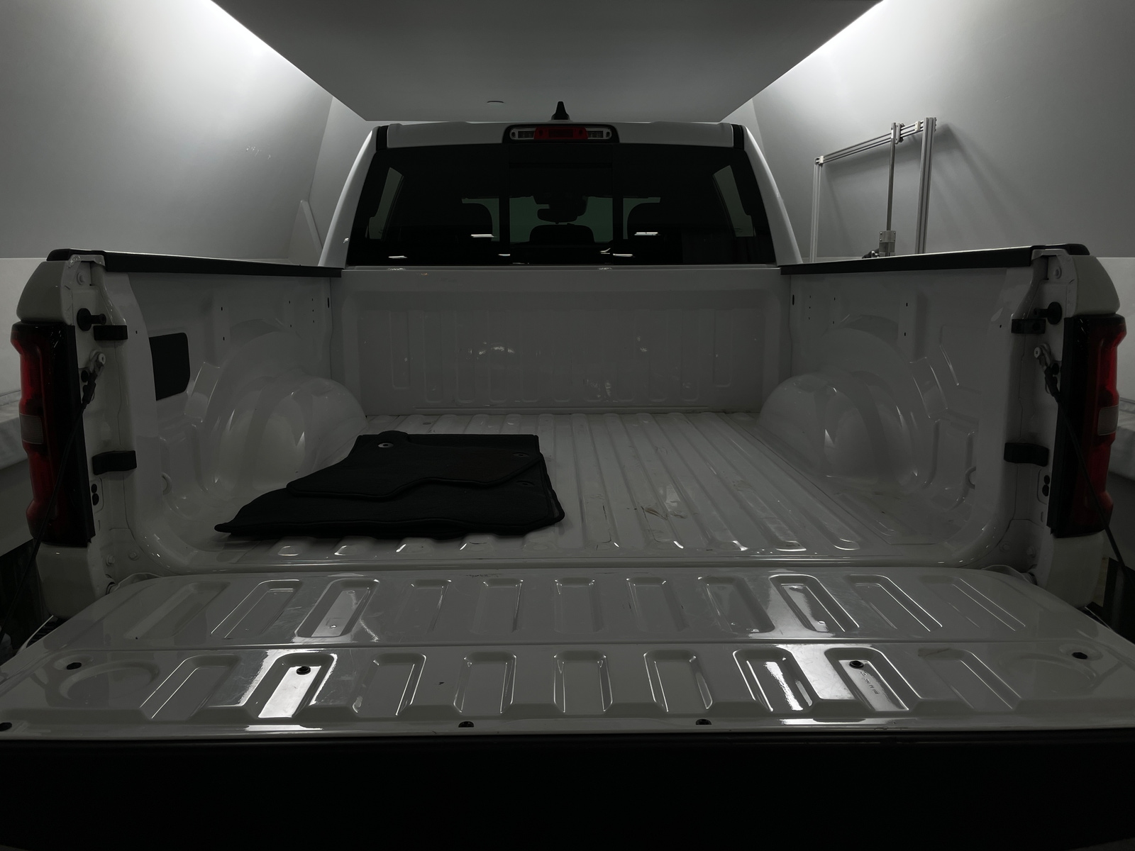 Thumbnail: 2025 RAM 1500 - 6