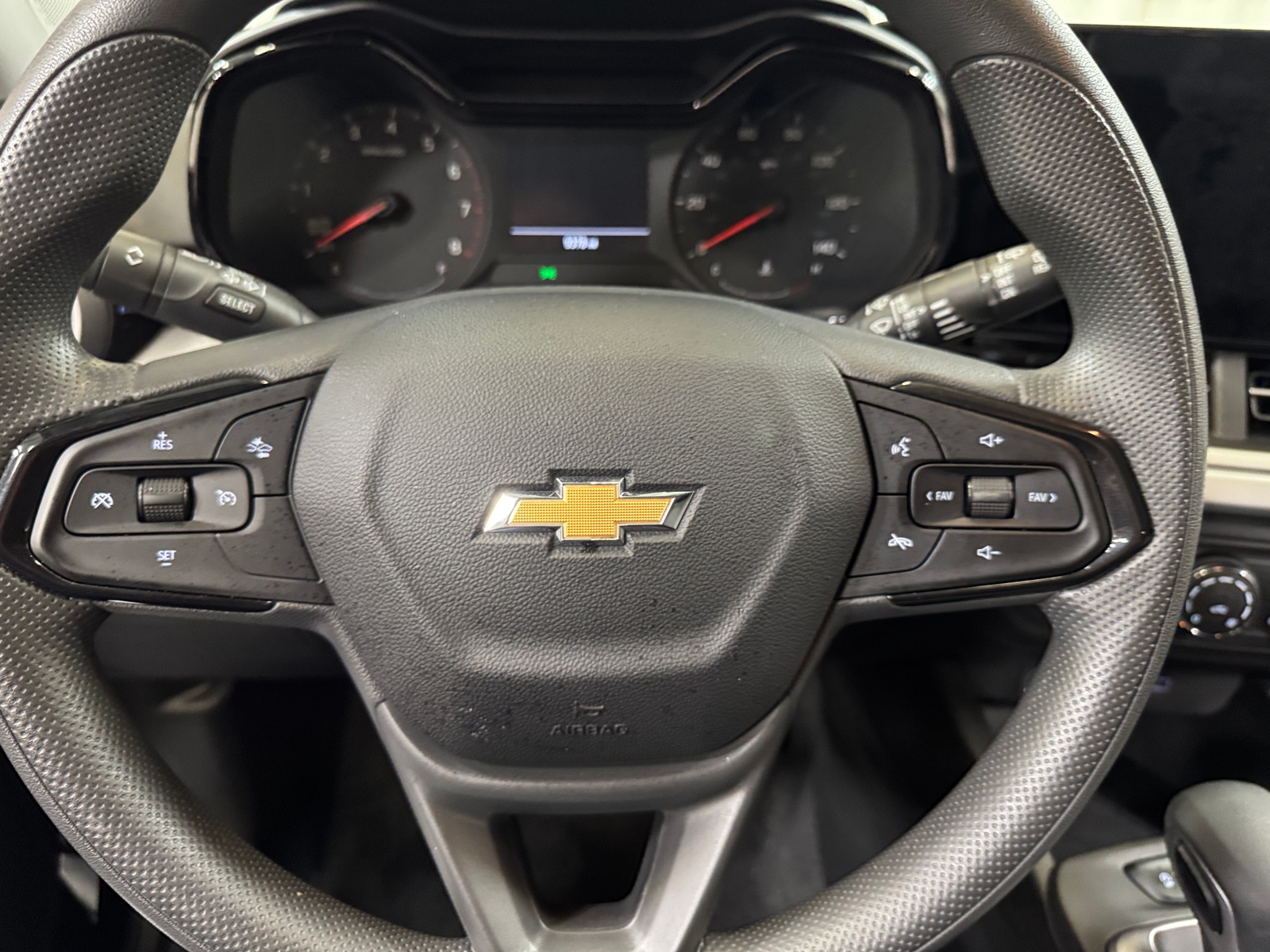 Thumbnail: 2025 Chevrolet Trax - 5