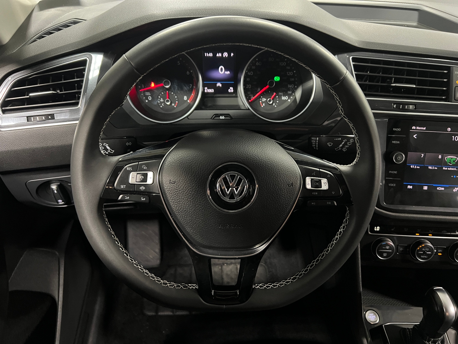 Thumbnail: 2021 Volkswagen Tiguan - 4