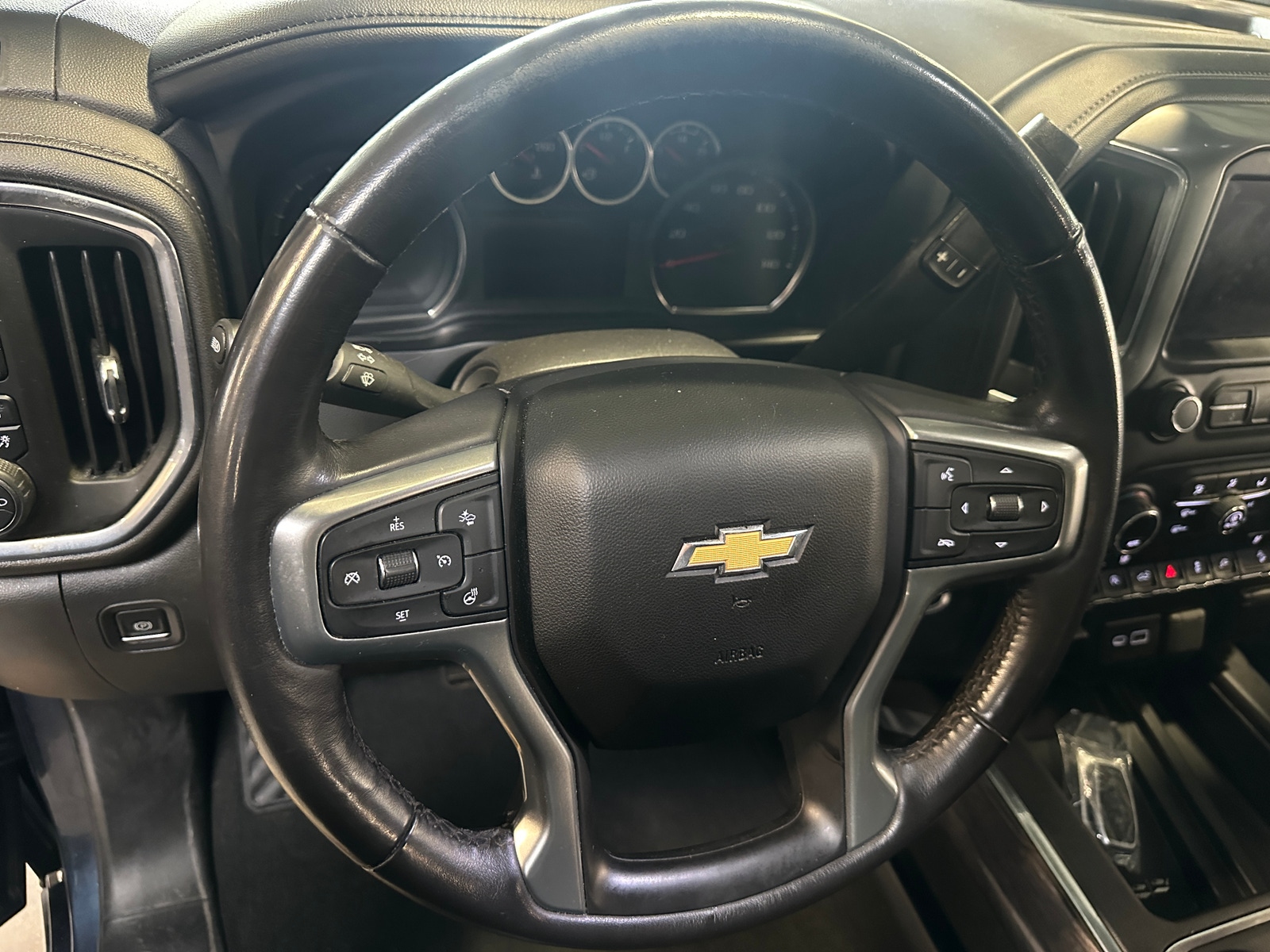 Thumbnail: 2022 Chevrolet Silverado 1500 - 4