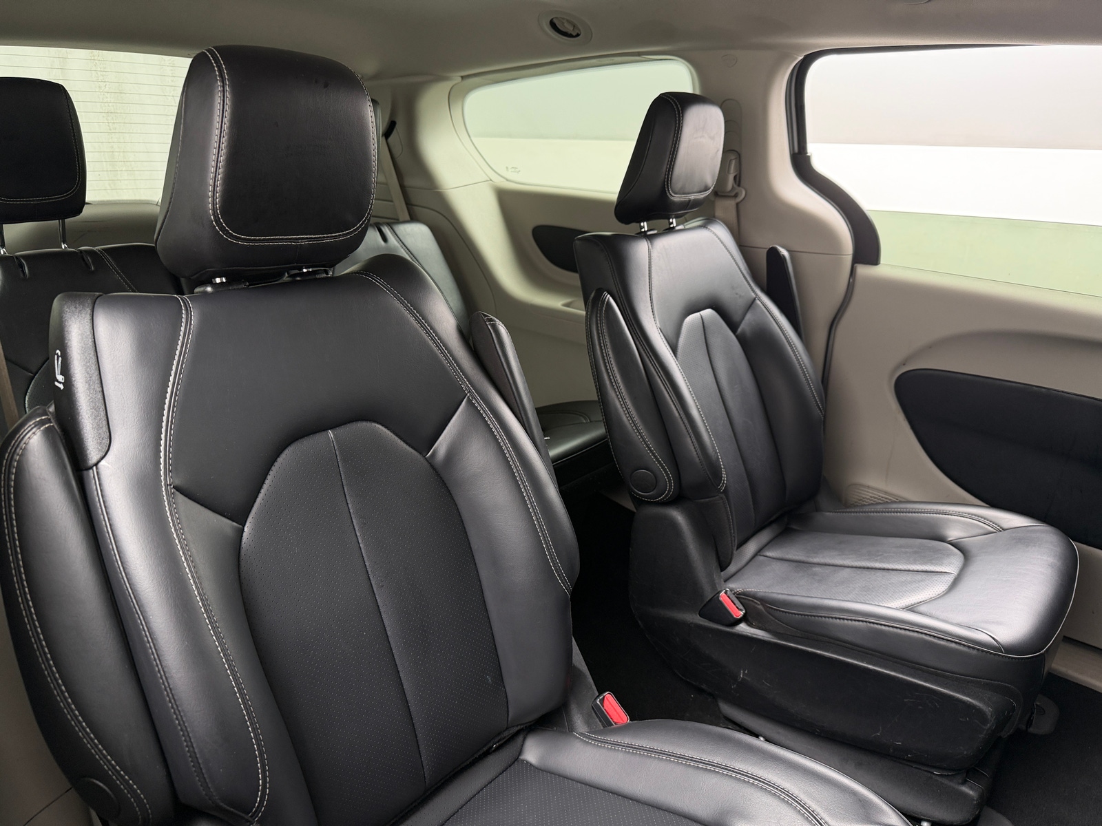 Thumbnail: 2023 Chrysler Pacifica - 5