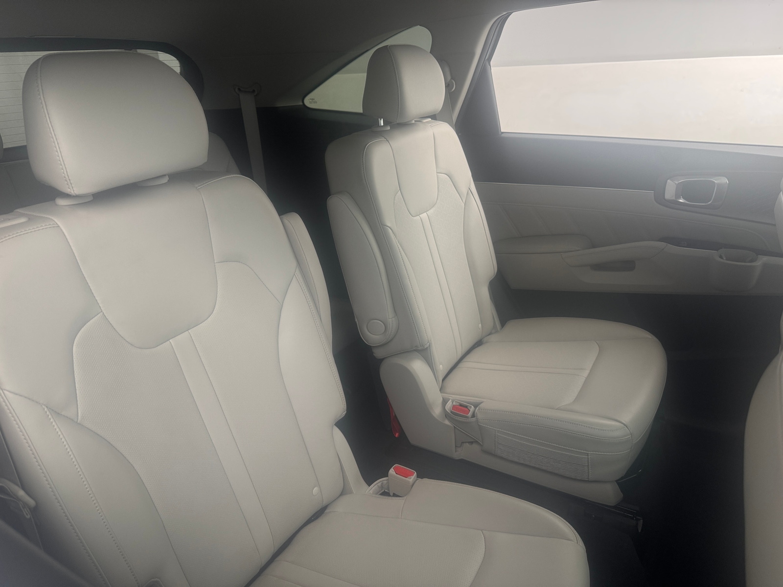 Thumbnail: 2023 Kia Sorento - 5