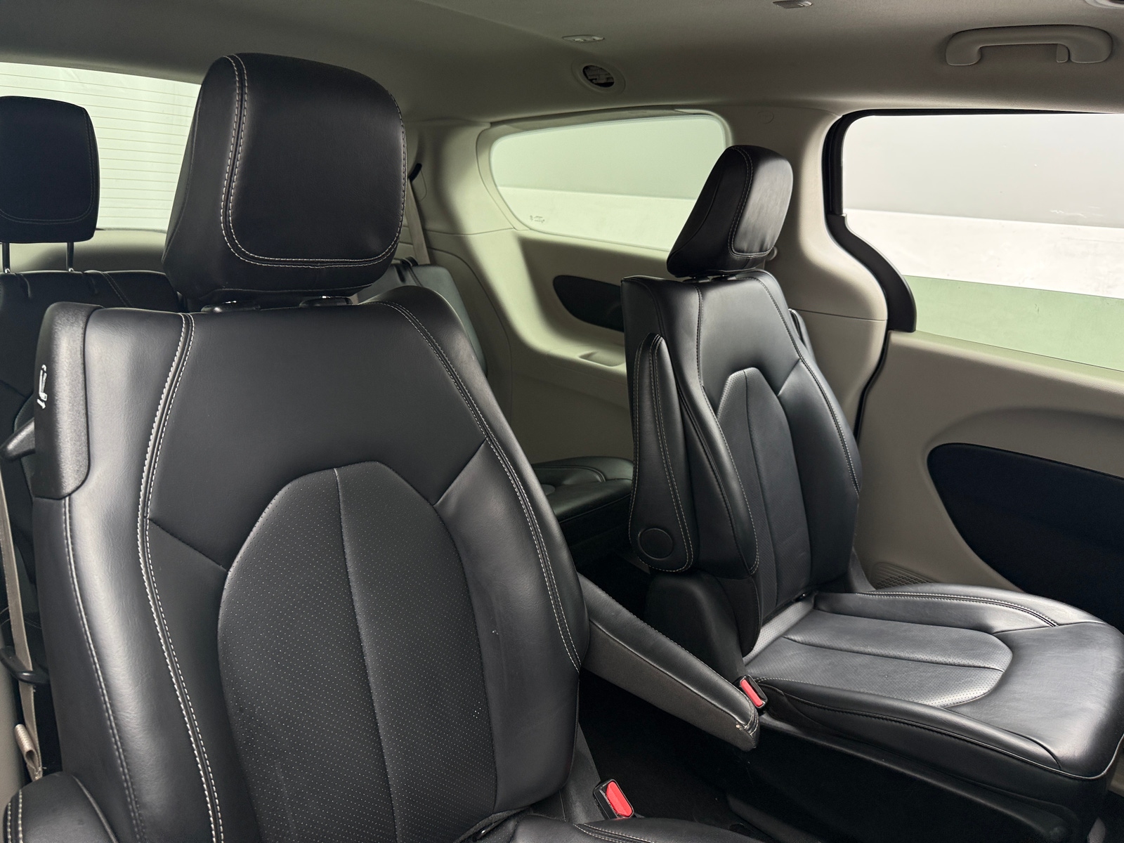 Thumbnail: 2024 Chrysler Pacifica - 5