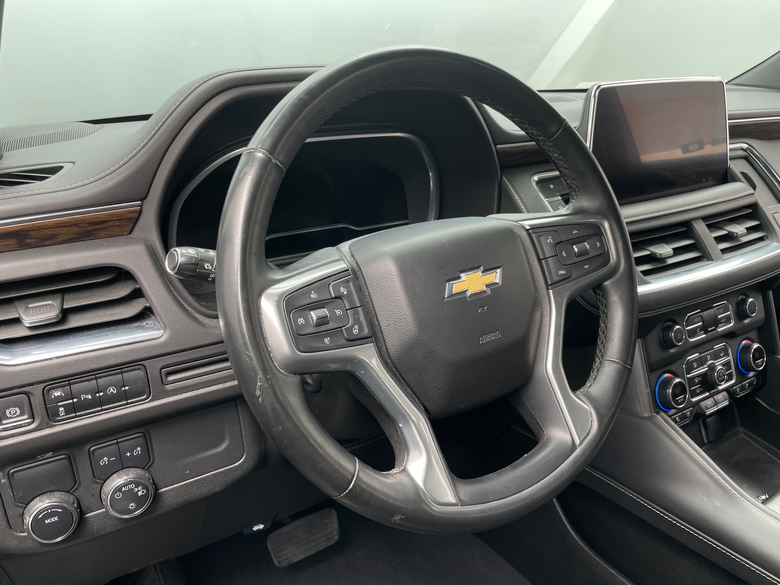 Thumbnail: 2023 Chevrolet Suburban - 4