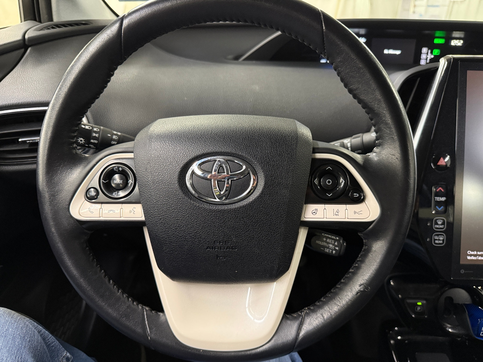 Thumbnail: 2017 Toyota Prius Prime - 4