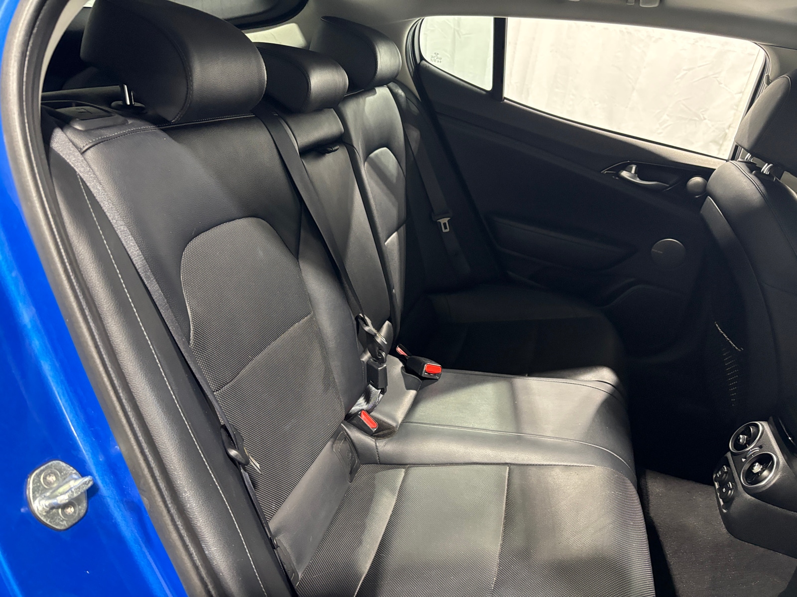 Thumbnail: 2018 Kia Stinger - 5