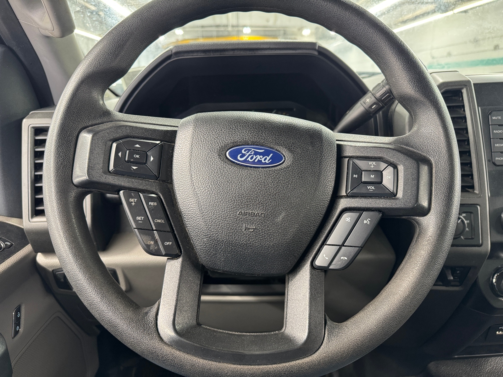 Thumbnail: 2019 Ford Econoline - 5