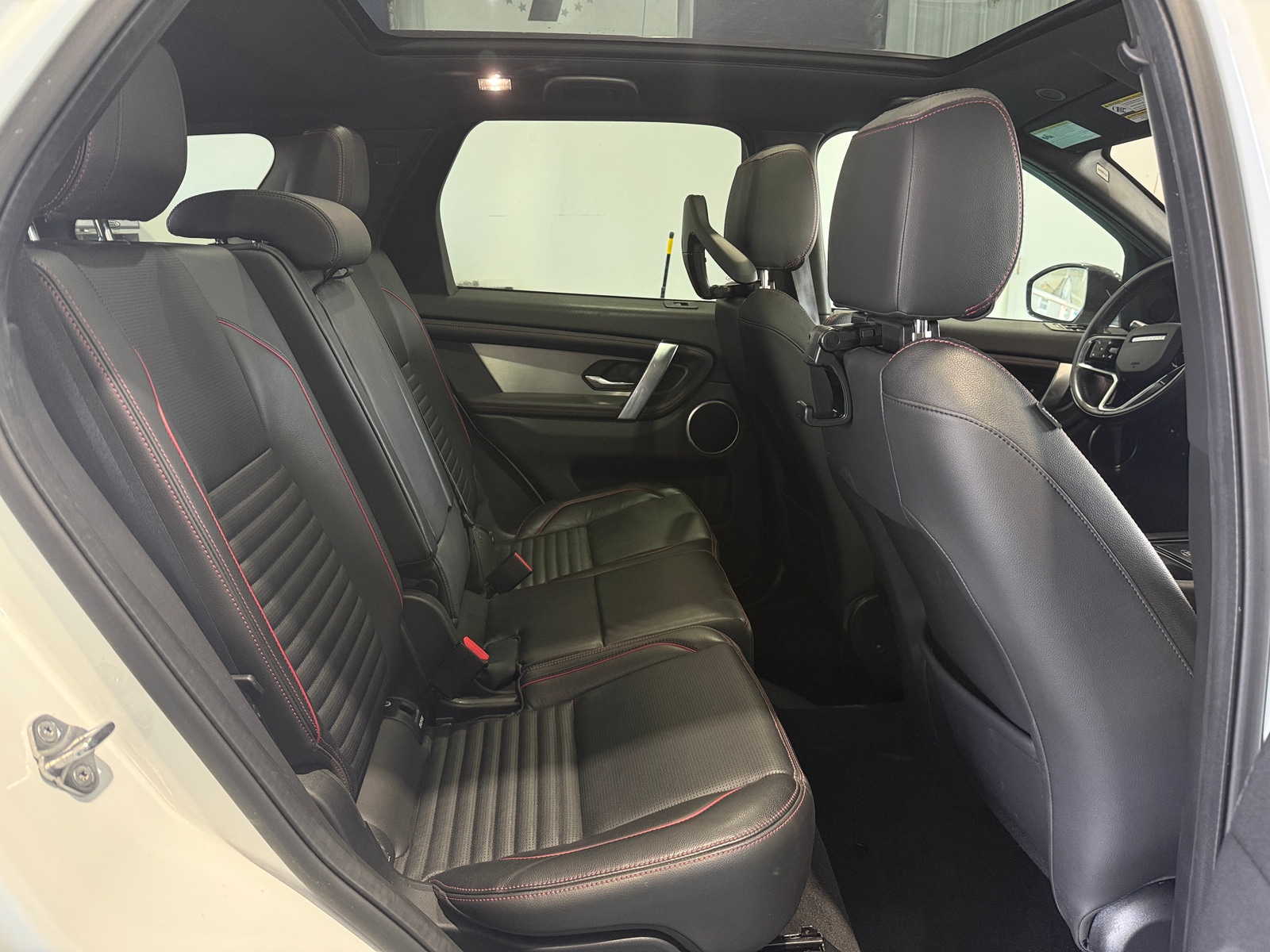 Thumbnail: 2021 Land Rover Discovery Sport - 5