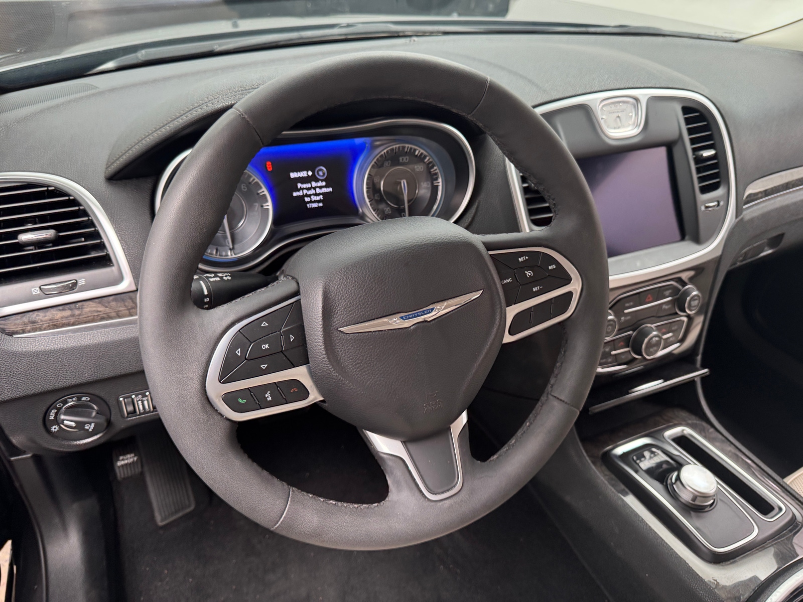 Thumbnail: 2023 Chrysler 300 - 4