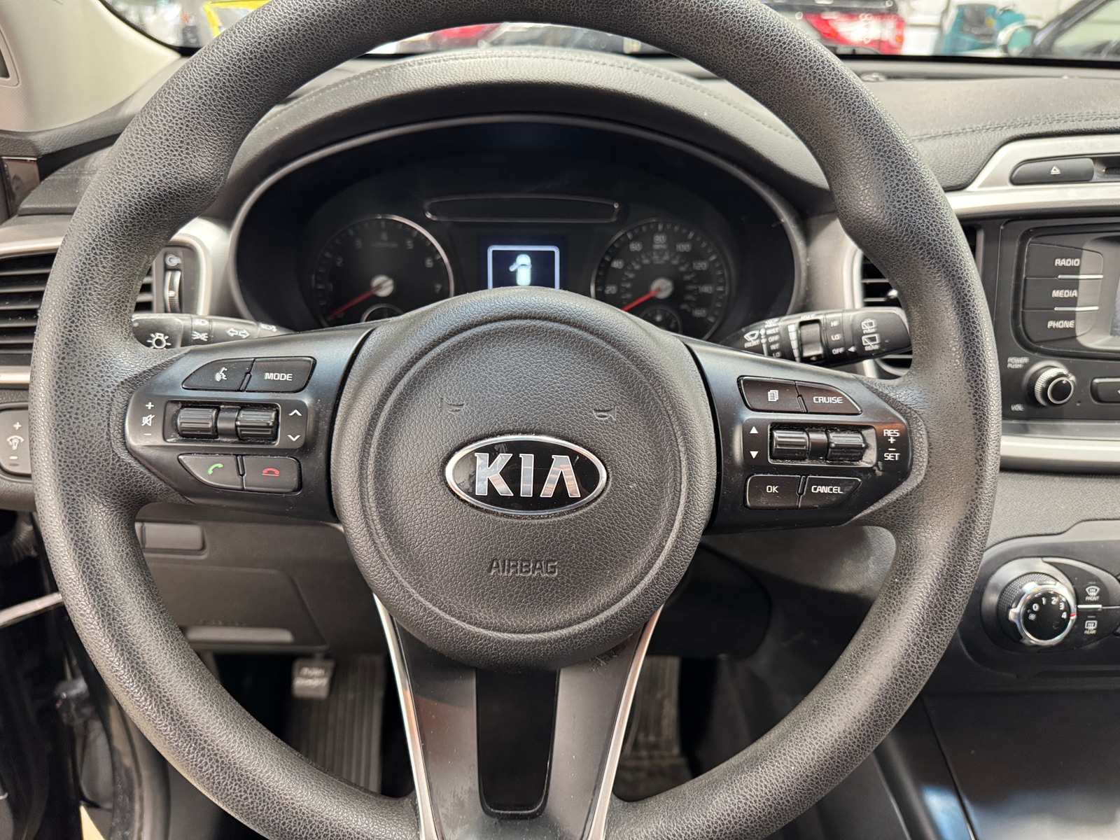 Thumbnail: 2017 Kia Sorento - 5