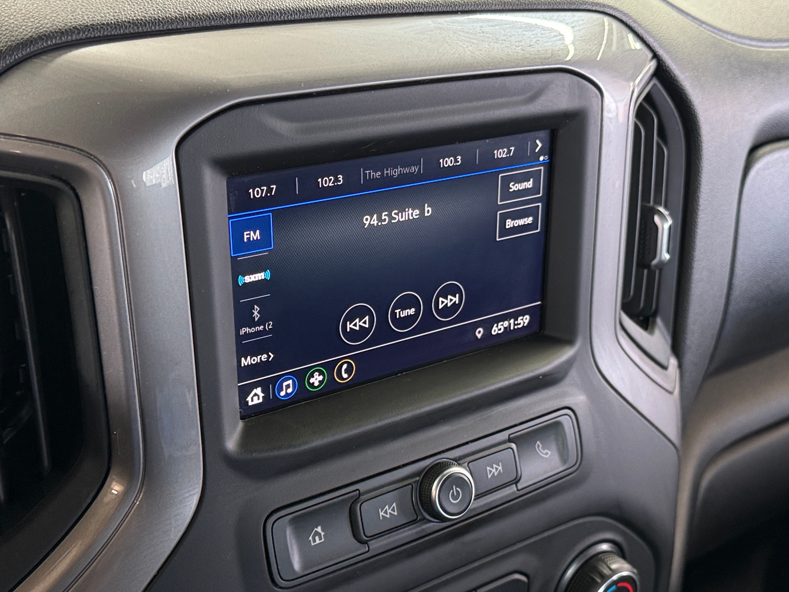 Thumbnail: 2021 Chevrolet Silverado 1500 - 4