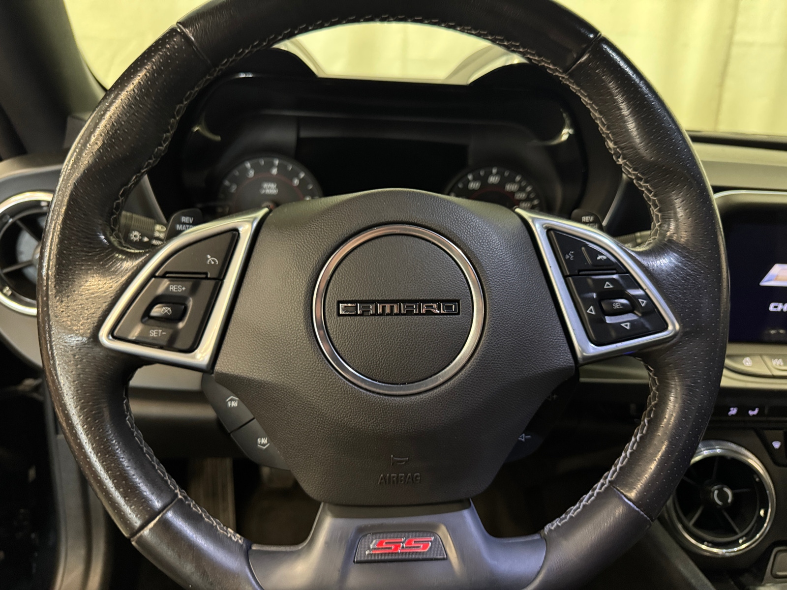 Thumbnail: 2019 Chevrolet Camaro - 4