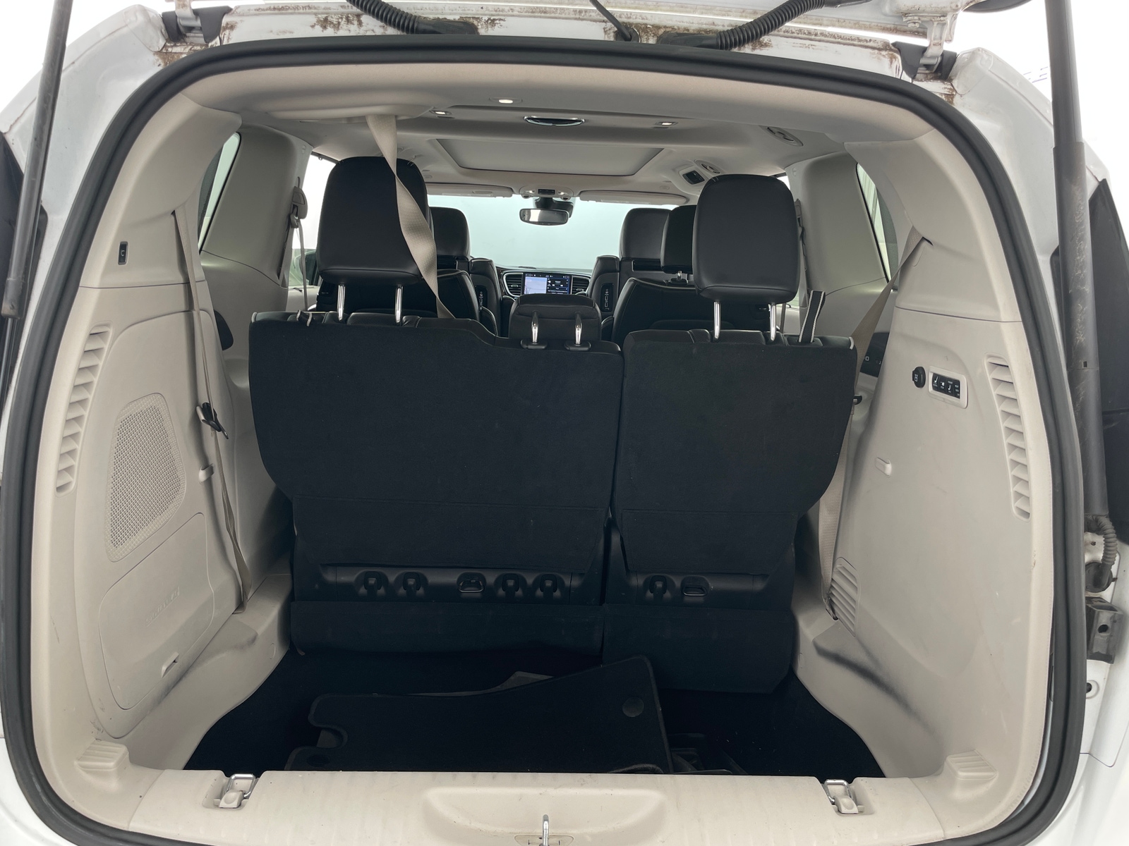 Thumbnail: 2021 Chrysler Pacifica - 6