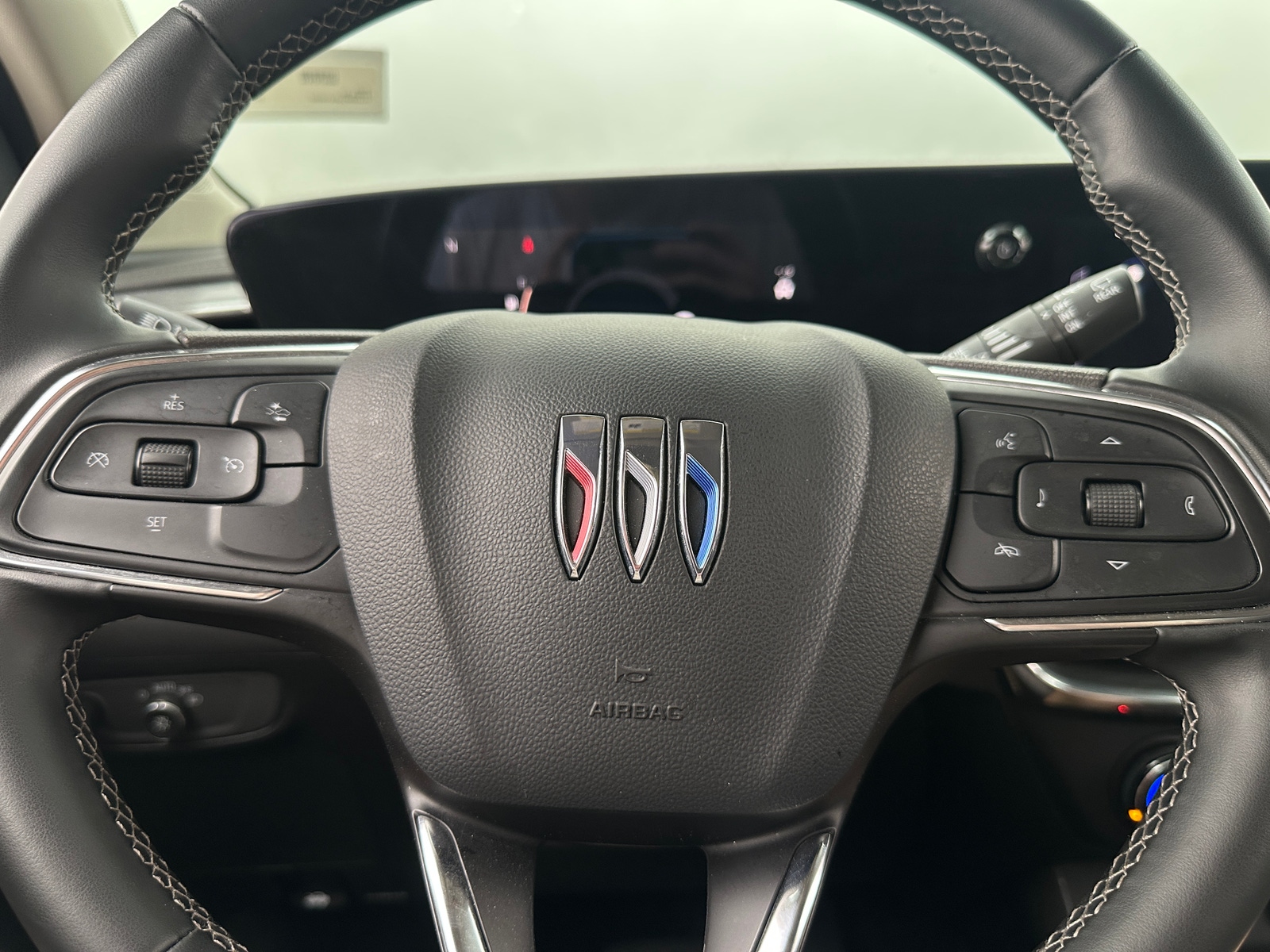 Thumbnail: 2025 Buick Encore GX - 4