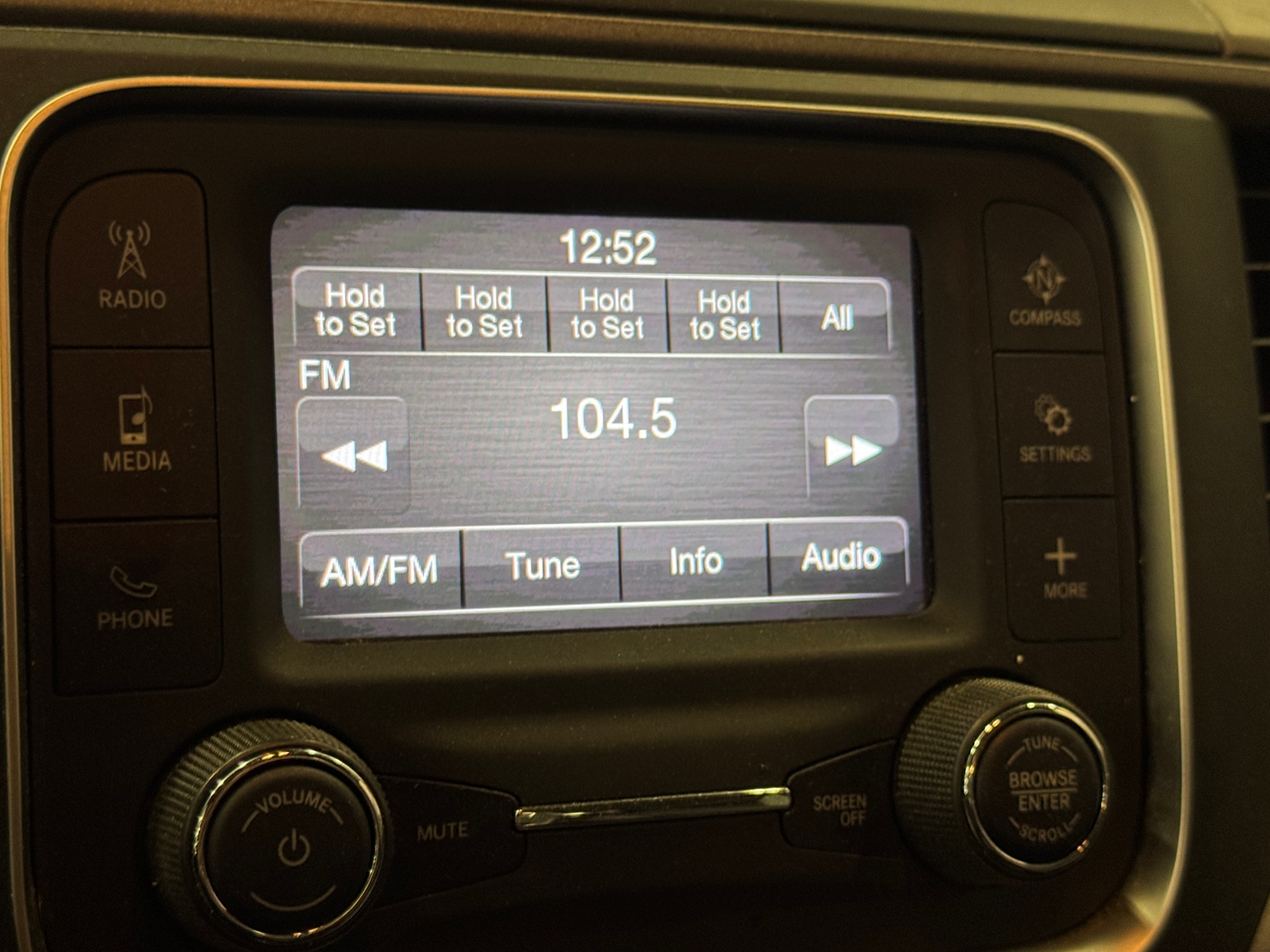 Thumbnail: 2021 RAM 1500 Classic - 4