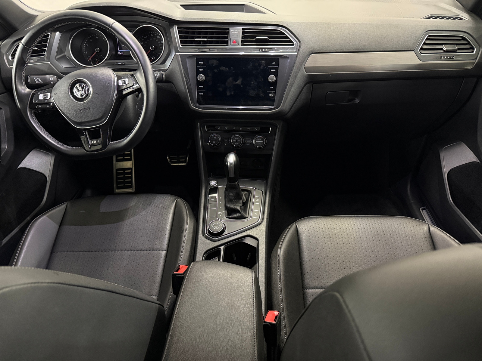 Thumbnail: 2020 Volkswagen Tiguan - 3