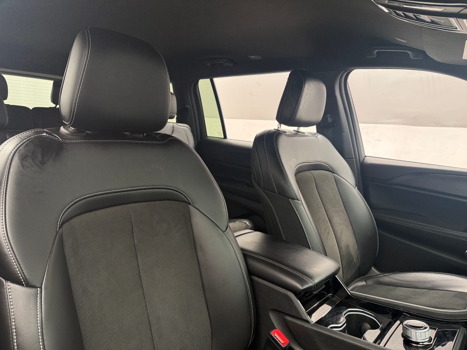 Thumbnail: 2023 Jeep Grand Cherokee L - 2