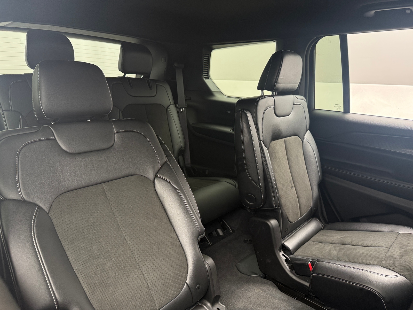 Thumbnail: 2023 Jeep Grand Cherokee L - 6