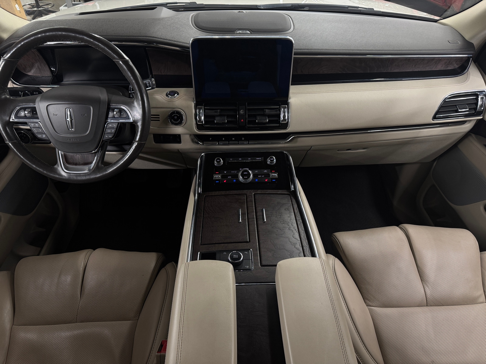Thumbnail: 2019 Lincoln Navigator L - 2