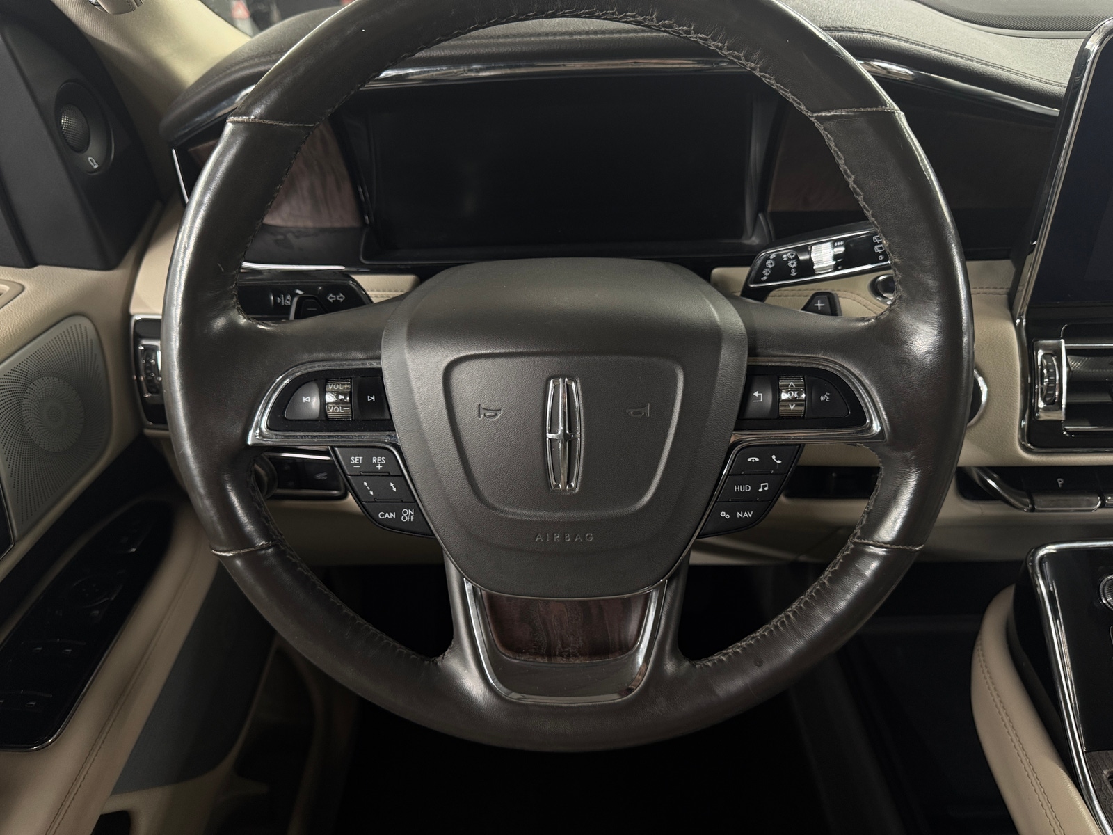 Thumbnail: 2019 Lincoln Navigator L - 4