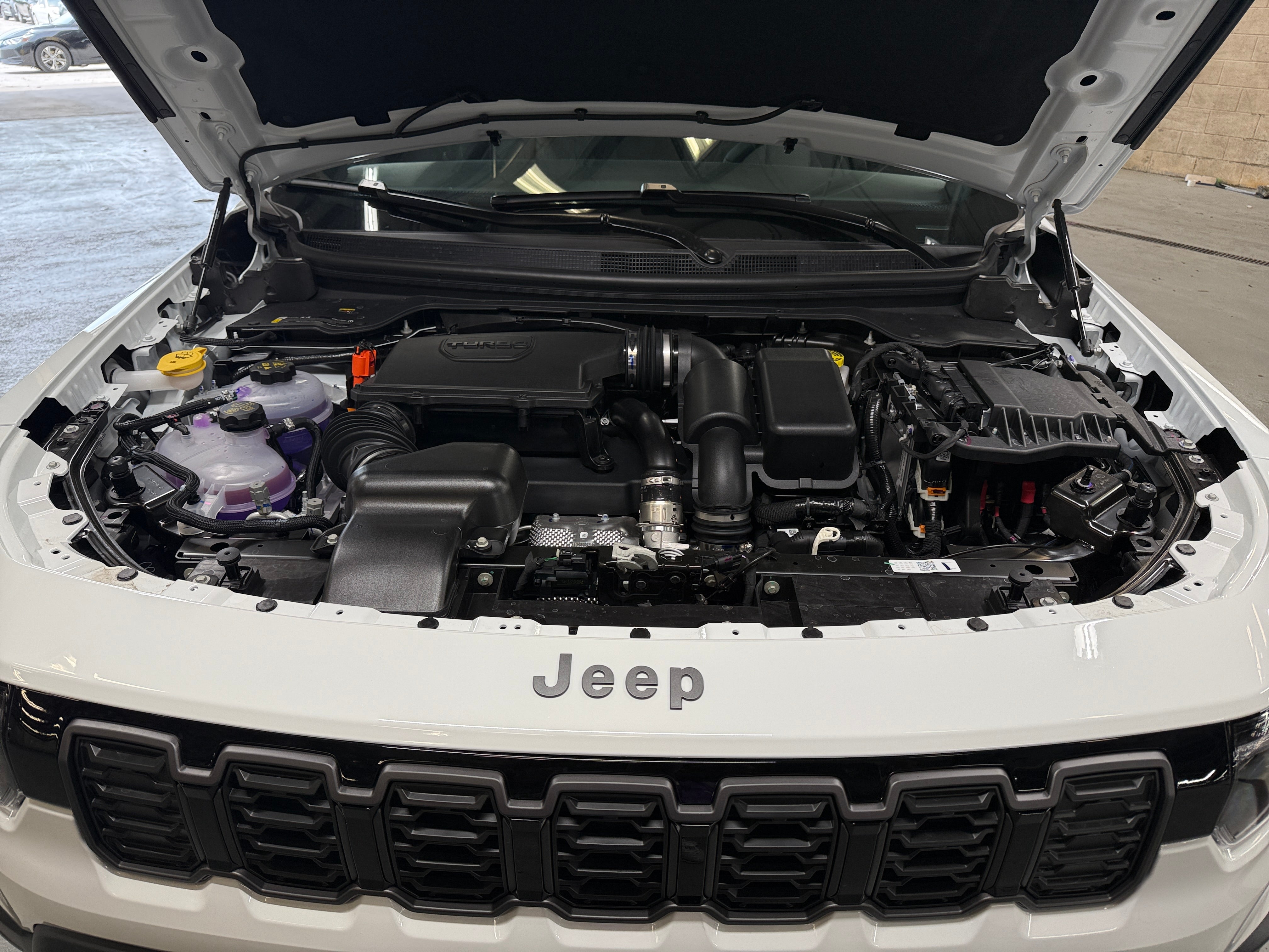 2026 Jeep Cherokee Laredo HEV 4X4's photo