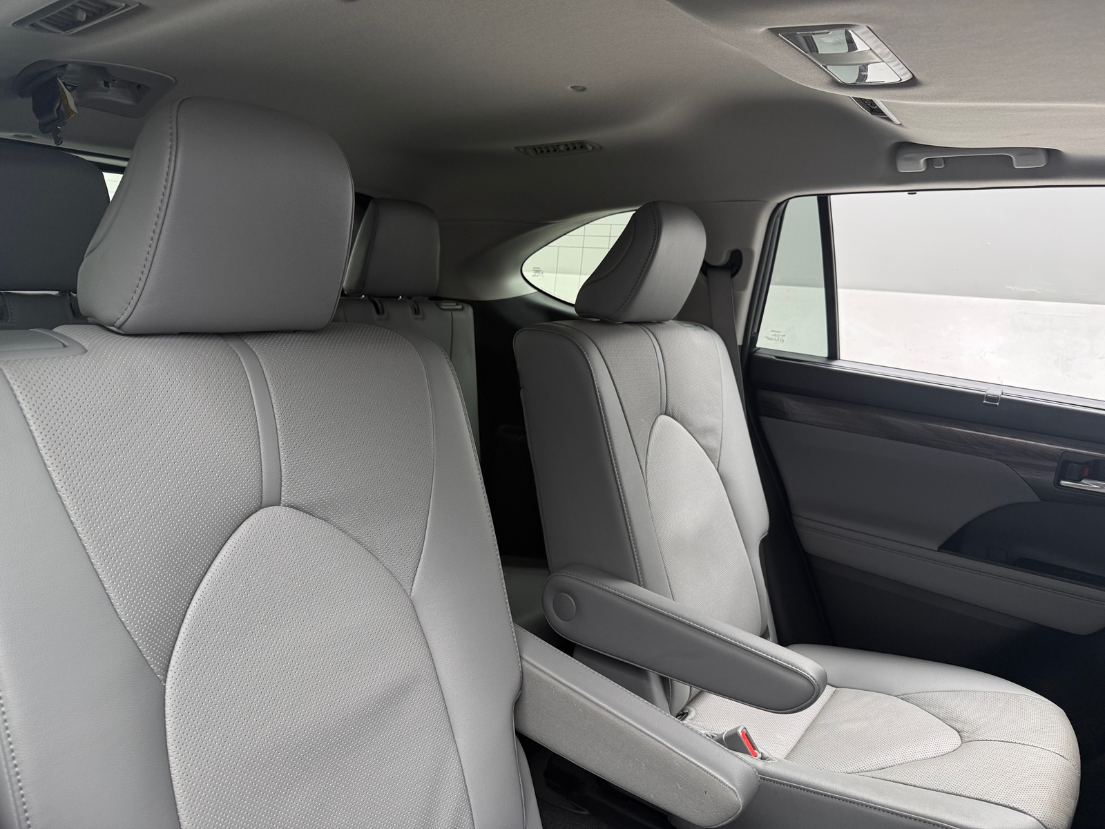 Thumbnail: 2023 Toyota Highlander - 5