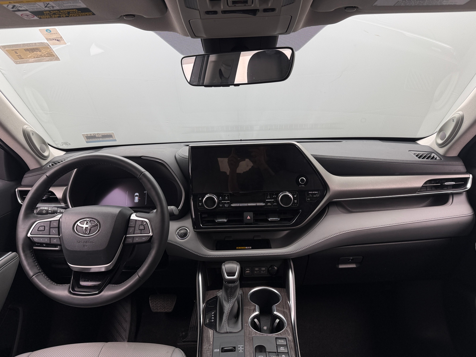 Thumbnail: 2023 Toyota Highlander - 2