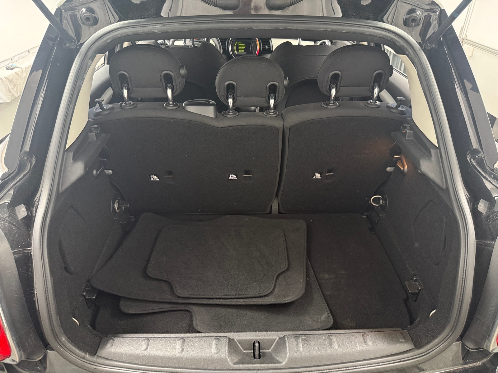 Thumbnail: 2015 MINI Cooper Hardtop - 6