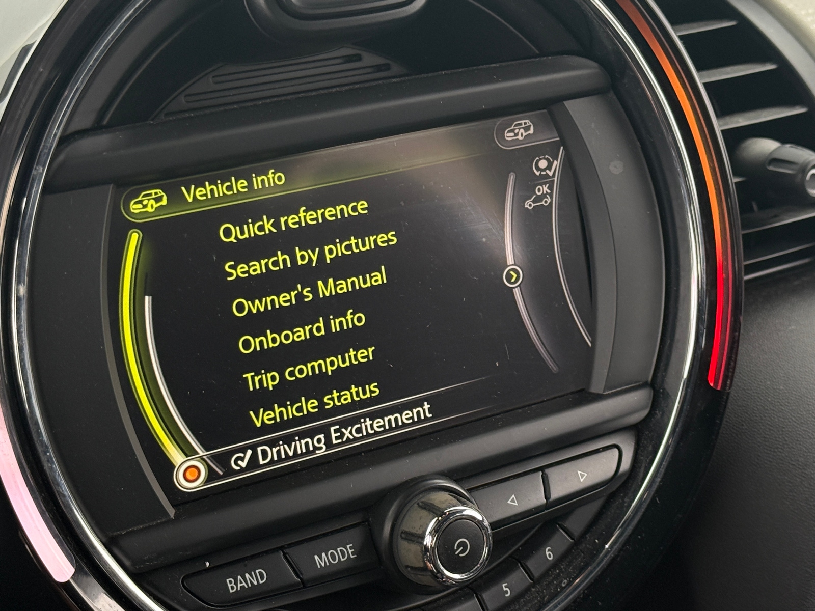 Thumbnail: 2015 MINI Cooper Hardtop - 3