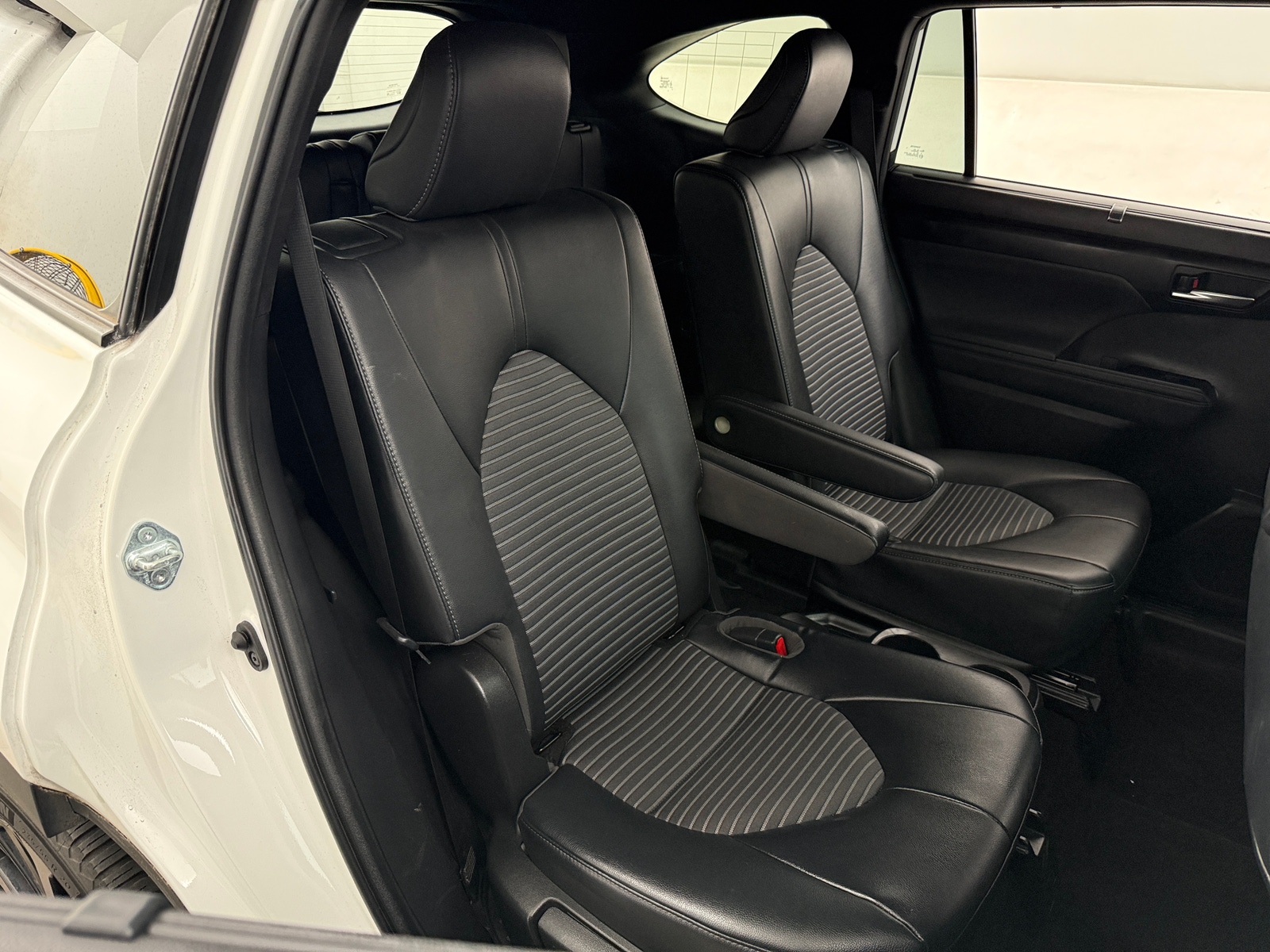 Thumbnail: 2023 Toyota Highlander - 5