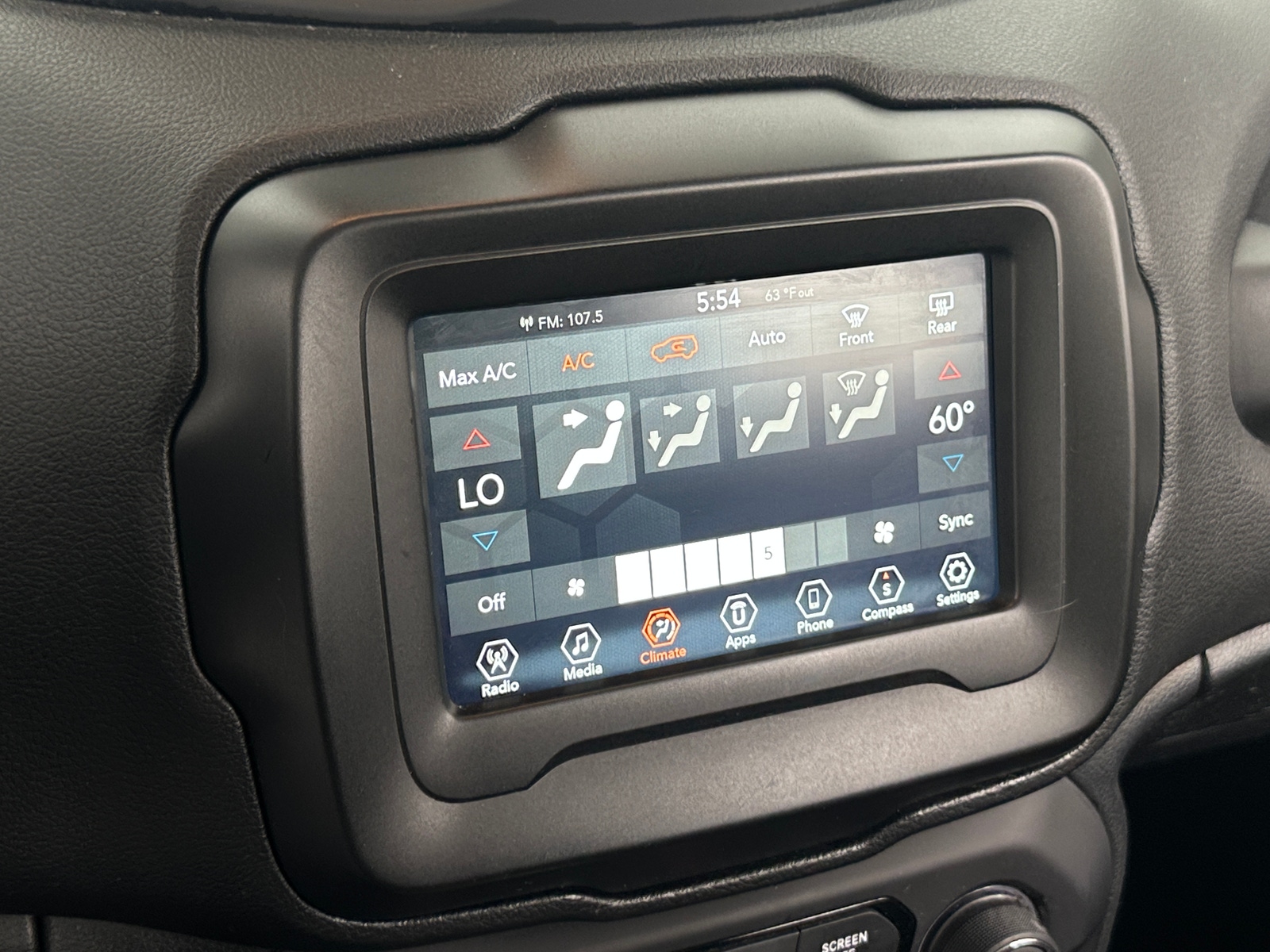 Thumbnail: 2019 Jeep Renegade - 4
