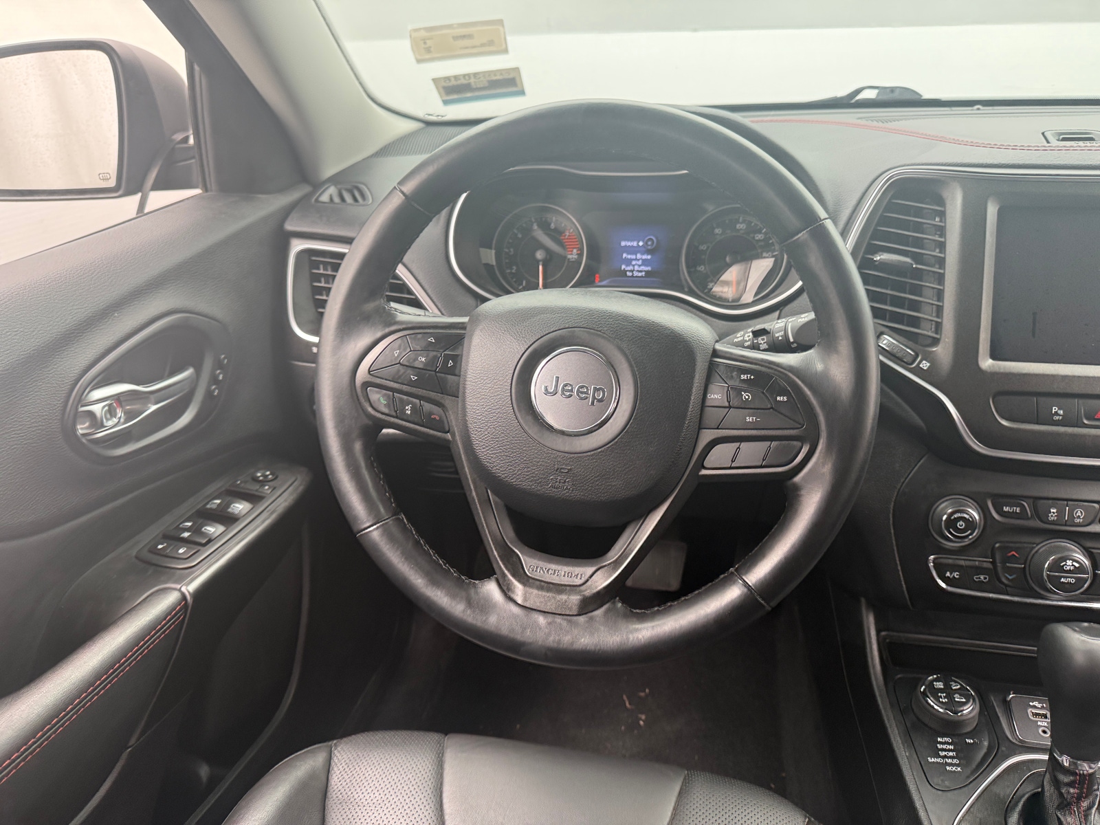 Thumbnail: 2021 Jeep Cherokee - 4
